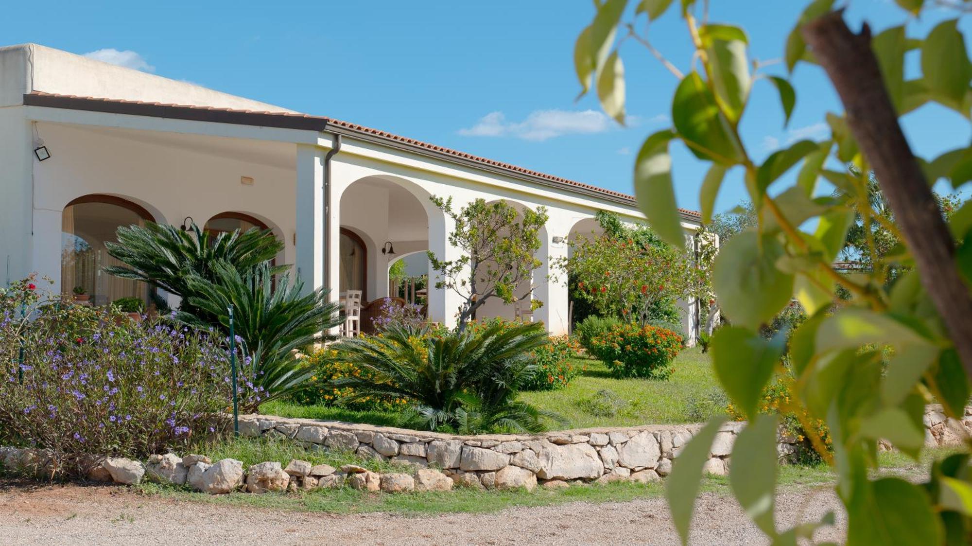Delle Rose, Hotel & Horse Riding Torre Vado Bagian luar foto